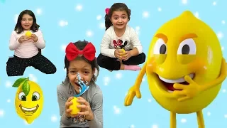 KIZLARLA ŞAKACI LİMONLAR OYNADIK, GÜLMELERE DOYAMADIK - Comedy for Kids  The Funniest Kids Videos