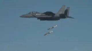 F-15K 이륙 후 JDAM폭탄 투하 근접촬영 영상
