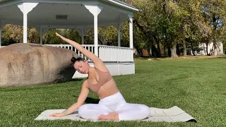 7 Min Morning Yoga Stretch to FEEL AMAZING! (DAY 1)