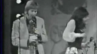 Cinderella Rockefella- Carpenters 1972 'Live In Australia'