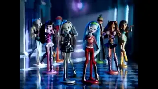 Monster High Wave 1 New Ghouls (Ghoulia Yelps and Holt Hyde) 2010 Commercial