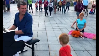 street piano performance: people were shocked...