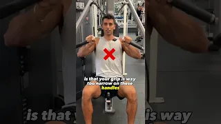 How to PROPERLY Use The Chest Press Machine At The Gym (Exercise Demonstration)