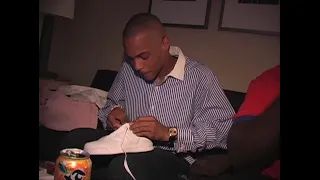 T.I. watching "Friends" (2005)