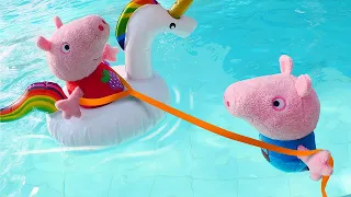 George aprendeu a nadar no parque aquático! Peppa Pig e sua família em português