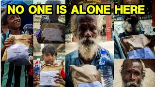 No one is alone here🙂☺| Feeding society #feedingsociety#nooneisalonehere#donation