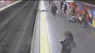Une madrilène tombée sur les rails du métro est sauvée in extrémis