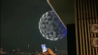 Drones iluminan el cielo de Tokio