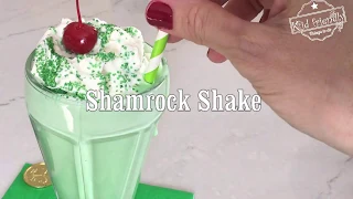 How to Make a Shamrock Milkshake {McDonald's Copycat} Recipe | Kid Friendly Things To Do