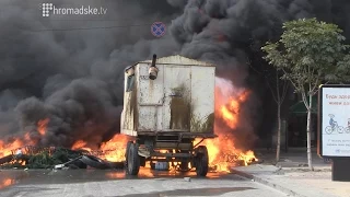 В Києві комунальники намагалися розібрати наметове містечко на Хрещатику