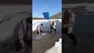 Amazing Rural Fishing Awesome techniques - Ice Fishing 🐟 #Shorts