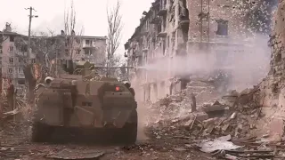 Gruppa Krovi but its saving your comrade in Mariupol