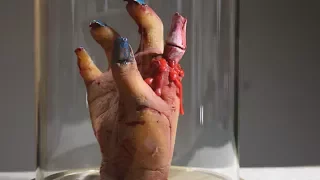 DIY  Zombie Hand Decoration