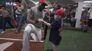 David Ortiz Visits Sick Child at Fenway