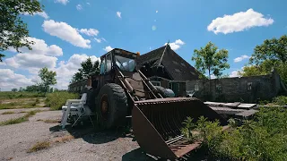 VERLATEN BOERDERIJ IN FRIESLAND WAAR DE STROOM HET NOG DOET!!