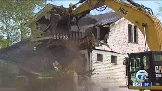 Feds giving Detroit $42 million for blight removal program