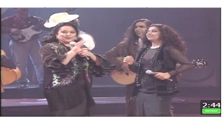 Lola Flores, Antonio Flores, Antonio González y Lolita cantan "Te voy a hacer una casa en el aire"