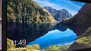 Windows 10 login screen stuck in a spiral at welcome screen