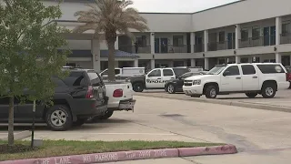 HPD: Man found decapitated, missing several limbs inside SW Houston hotel