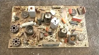 Servicing a 1959 Philco Predicta Princess Part 3/9 - Board removal / repair