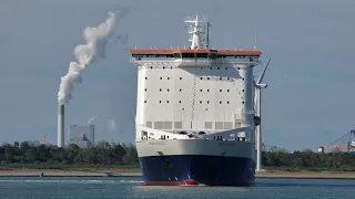 World´s BIGGEST Car Ferry "Pride of Hull" in Port of Rotterdam. HD