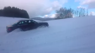 Audi 80 quattro in snow