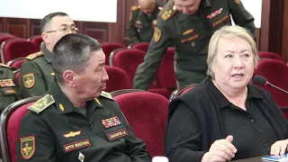 КГМА посетил министр обороны КР