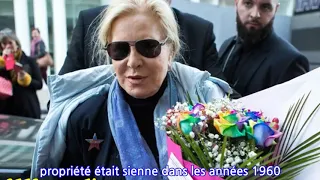 Un manoir, ayant appartenu à Sylvie Vartan lorsqu'elle était mariée à Johnny...