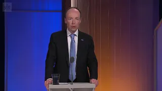 Toimittaja keskeyttää kun Halla-aho mainitsee kehitysavun