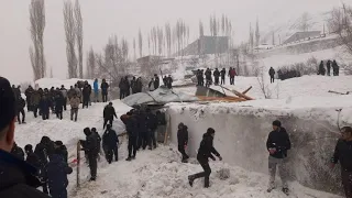 Лавина на Памире Хорог (Бадахшан) уничтожила 10-20 Домов много пострадавших