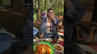 Makan bakso