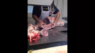 Butcher lamb carcass break down by Dan Hoysted in 1 minute