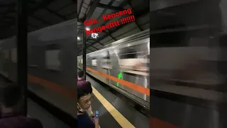 Kereta Api BIMA Sby-Jkt Melesaat Kencang di Stasiun Ngawi #shorts