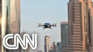 Dubai tem primeiro teste público de carro voador | EXPRESSO CNN