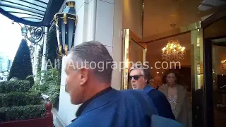 Paul McCartney still not signing autographs in Paris