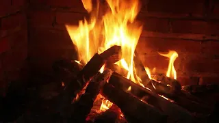 🔥 Cozy Fireplace 4K Ambience (2 HOURS). Fireside Reverie with Burning Logs & Crackling Fire Sounds!