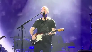 Brit Floyd- Us and Them