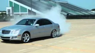 Mercedes-Benz W211 E550 Burnout