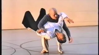 Is Contact Improvisation Performable? - A performance with commentary