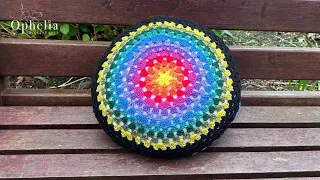 How To Crochet A Granny Cluster Circle // Colour Theory Cushion