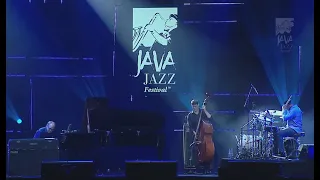 Bob James Trio - Feel Like Making Love (Java Jazz Festival 2019)