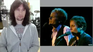 British guitarist analyses Simon & Garfunkel live in 1981!