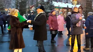 АХ, СМУГЛЯНКА-МОЛДОВАНОЧКА!💃🕺🙂/ТАНЦЫ В ПАРКЕ ГОРЬКОГО ХАРЬКОВ ЯНВАРЬ 2022