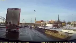 Vairāki ceļu satiksmes negadījumi Rīgā 18.janvārī