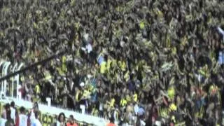 Fenerbahçe Bayanlar Athena Holigan Marş Söylerken Yumruk Göklerde 18.02.2012