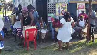 así se baila punta en las playas de Honduras.