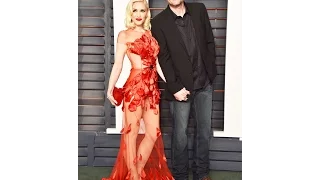 Gwen Stefani Is Red-Hot in a Sheer Scarlet Dress With Blake Shelton at the 'Vanity Fair' Oscars 2016