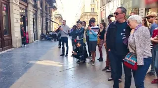 Guzheng in France--法國街頭青花瓷