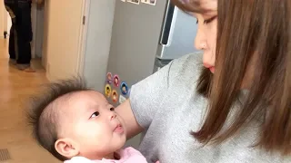 のんちゃんに抱っこしてもらったら泣き止むゆなちゃん