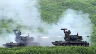 Japan's Mitsubishi Type 87 Self-propelled Anti-aircraft Gun Oerlikon KDA 35 mm Twin Cannon Firing